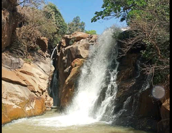 Assop waterfalls Plateau 